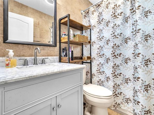 16834 NW 70th Ave, Hialeah FL 33015
