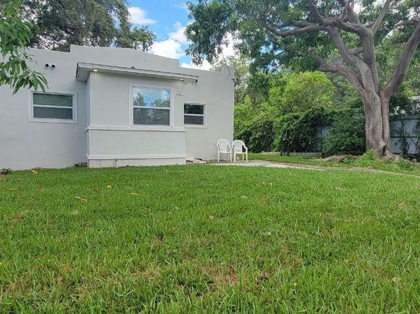 272 NW 58th St, Miami FL 33127