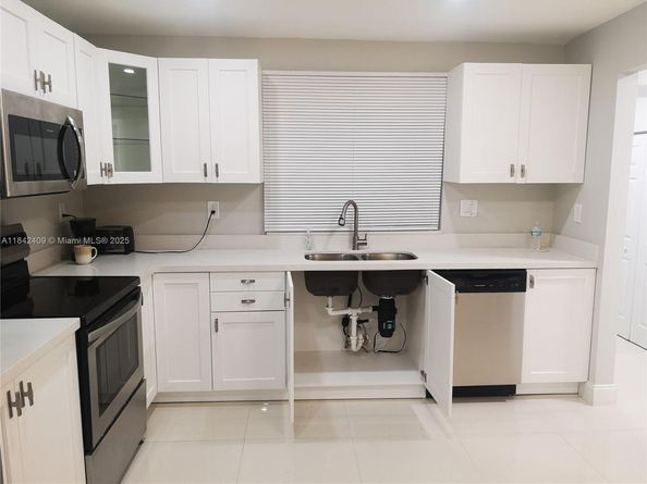 272 NW 58th St, Miami FL 33127