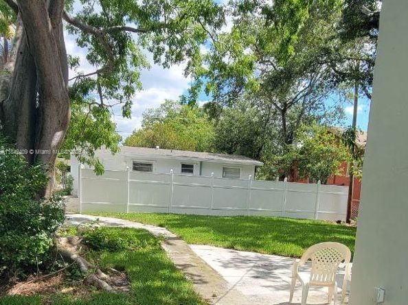 272 NW 58th St, Miami FL 33127