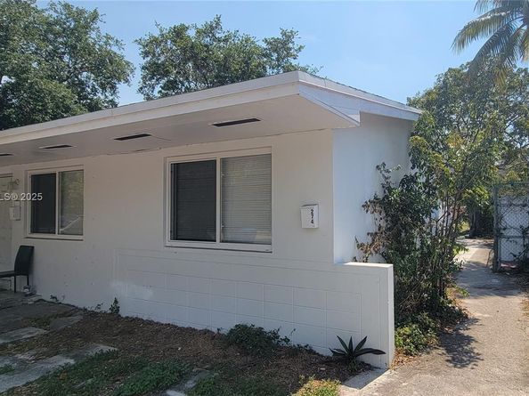 272 NW 58th St, Miami FL 33127