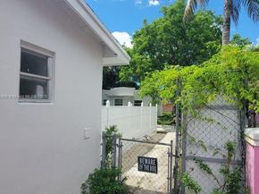 272 NW 58th St, Miami FL 33127