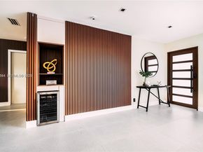 5561 NE 28th Ave, Fort Lauderdale FL 33308