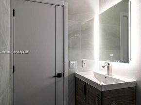 5561 NE 28th Ave, Fort Lauderdale FL 33308