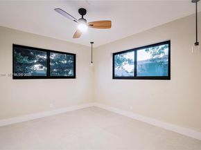 5561 NE 28th Ave, Fort Lauderdale FL 33308