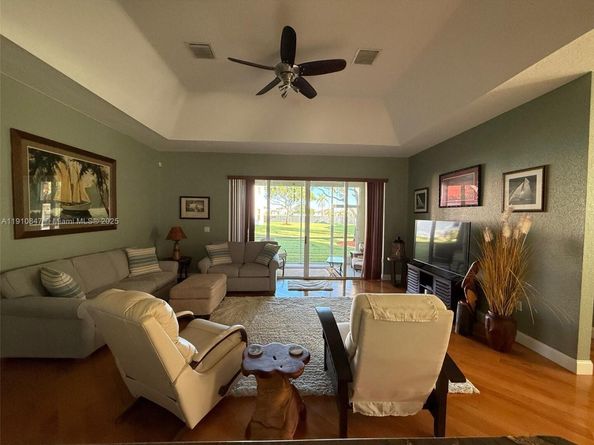 2801 Augusta Dr, Homestead FL 33035