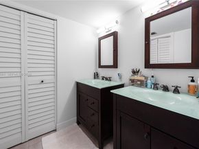 7890 SW 86th St 10, Miami FL 33143