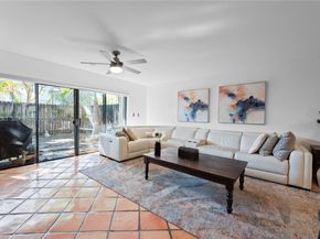 7890 SW 86th St 10, Miami FL 33143