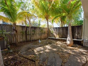 7890 SW 86th St 10, Miami FL 33143