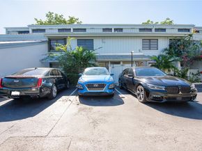 7890 SW 86th St 10, Miami FL 33143