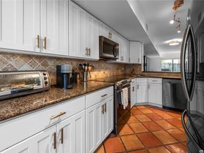 7890 SW 86th St 10, Miami FL 33143