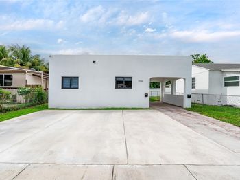 1946 NW 49th St