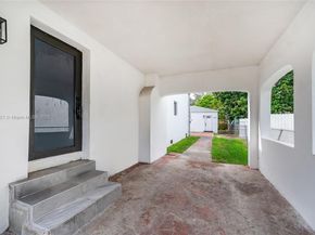 1946 NW 49th St, Miami FL 33142
