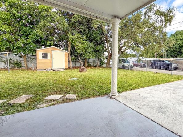 3057 NW 101st St, Miami FL 33147