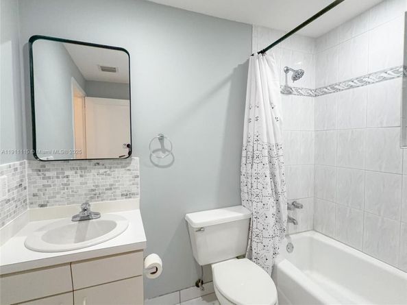 3057 NW 101st St, Miami FL 33147