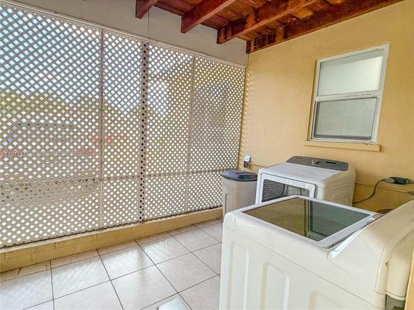 3057 NW 101st St, Miami FL 33147