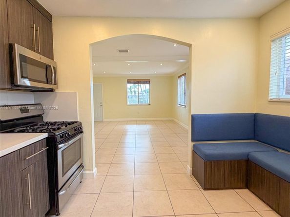 3057 NW 101st St, Miami FL 33147