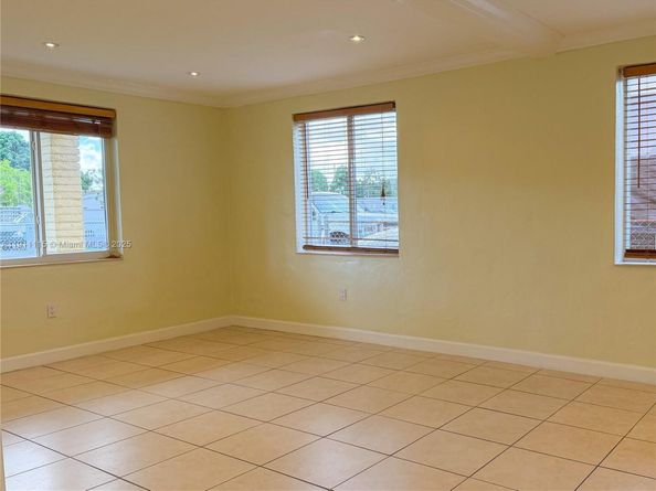 3057 NW 101st St, Miami FL 33147