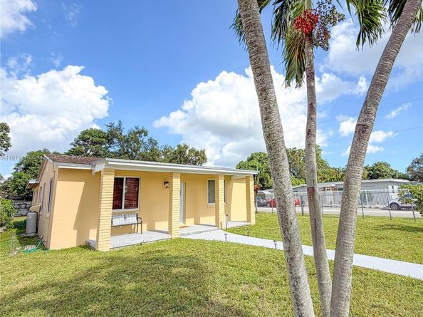 3057 NW 101st St, Miami FL 33147