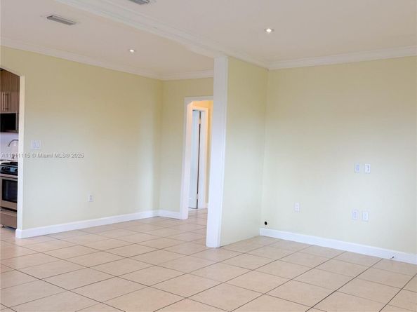 3057 NW 101st St, Miami FL 33147