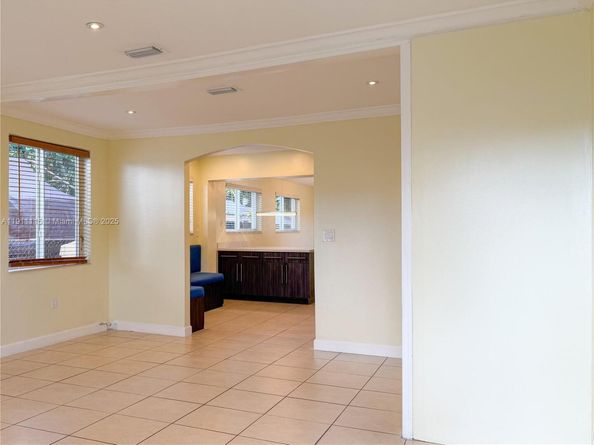 3057 NW 101st St, Miami FL 33147