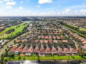 2865 Gettysburg Ln, West Palm Beach FL 33409