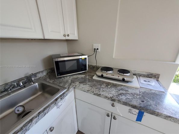 70 NW 33rd St, Miami FL 33127