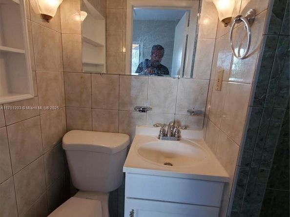 70 NW 33rd St, Miami FL 33127