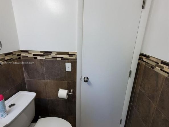 70 NW 33rd St, Miami FL 33127