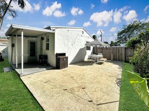 640 SW 6th St, Hallandale Beach FL 33009