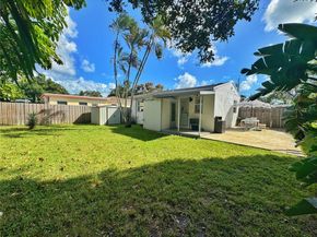 640 SW 6th St, Hallandale Beach FL 33009