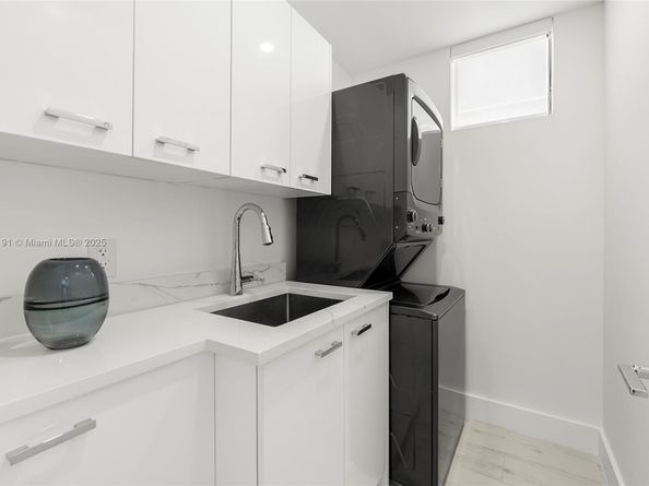 2679 NE 8th Ave, Wilton Manors FL 33334