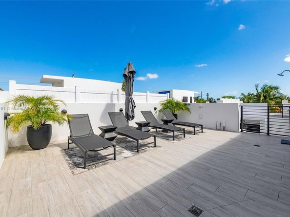 2679 NE 8th Ave, Wilton Manors FL 33334