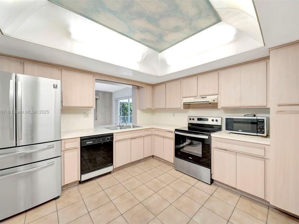 1741 NW 86th Ave, Pembroke Pines FL 33024