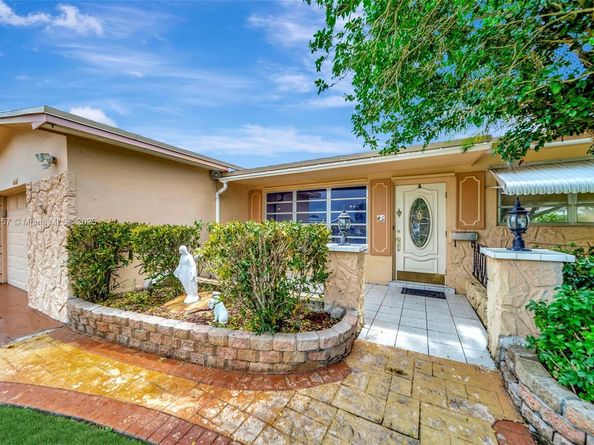 1741 NW 86th Ave, Pembroke Pines FL 33024