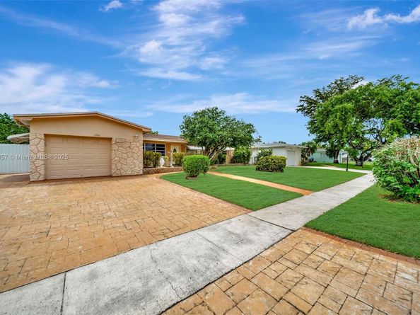 1741 NW 86th Ave, Pembroke Pines FL 33024