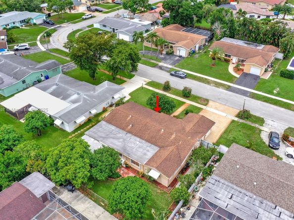1741 NW 86th Ave, Pembroke Pines FL 33024