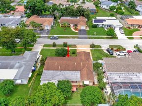 1741 NW 86th Ave, Pembroke Pines FL 33024