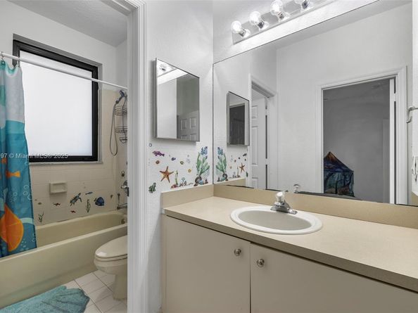 15987 SW 141st St, Miami FL 33196