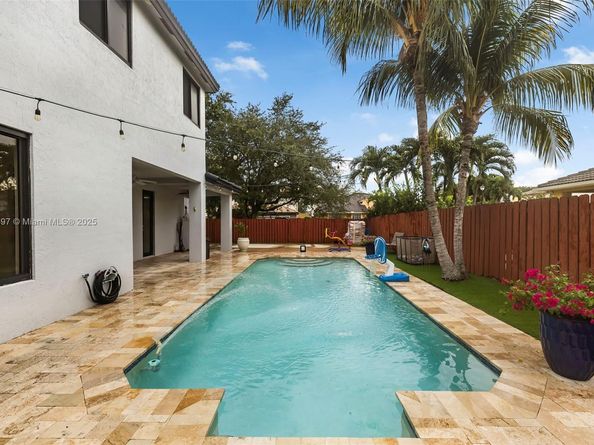 15987 SW 141st St, Miami FL 33196