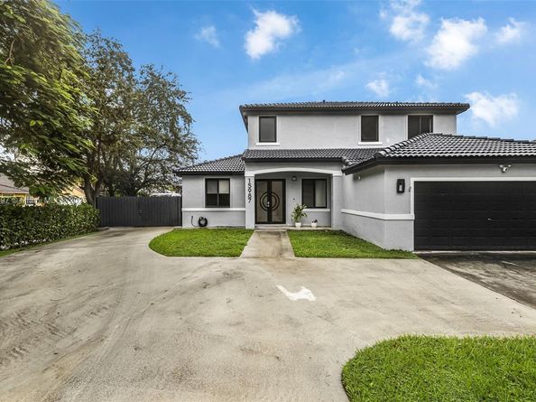 15987 SW 141st St, Miami FL 33196