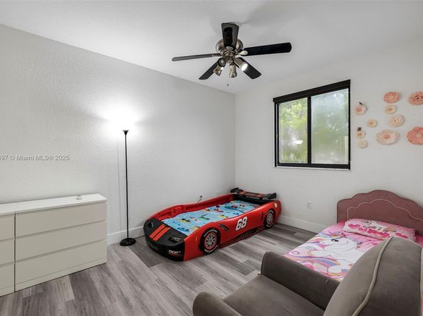 15987 SW 141st St, Miami FL 33196