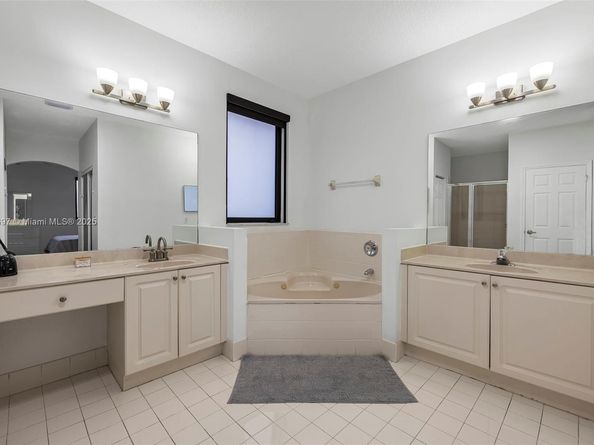 15987 SW 141st St, Miami FL 33196