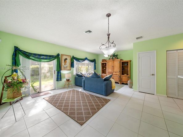 13214 NW 7th Dr, Plantation FL 33325