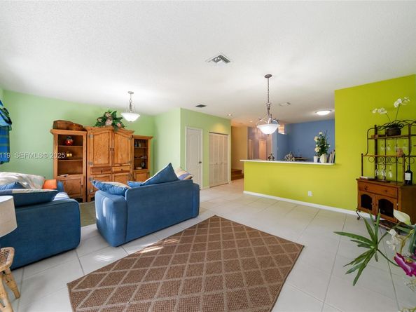 13214 NW 7th Dr, Plantation FL 33325