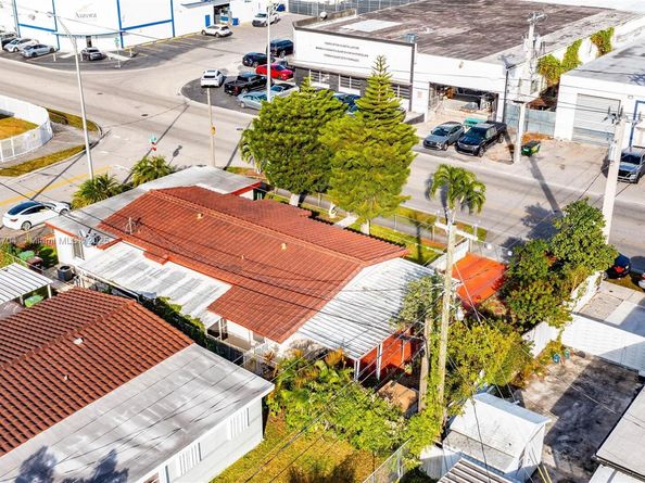 990 E 2nd St, Hialeah FL 33010