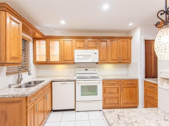 990 E 2nd St, Hialeah FL 33010