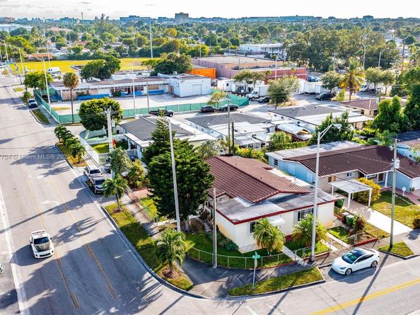 990 E 2nd St, Hialeah FL 33010