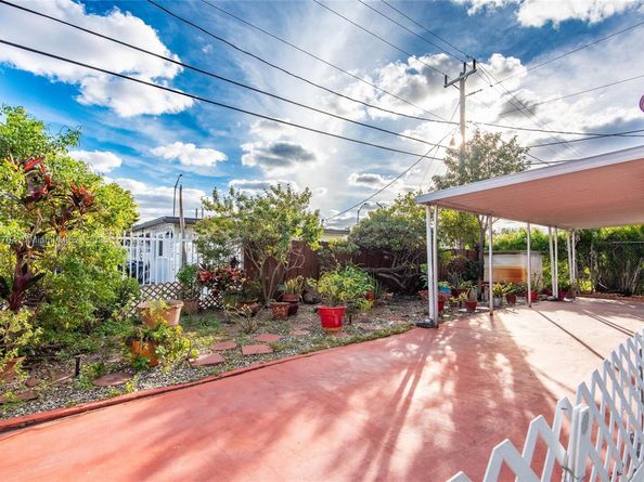 990 E 2nd St, Hialeah FL 33010