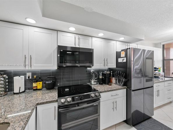 6800 Cypress Rd 513, Plantation FL 33317